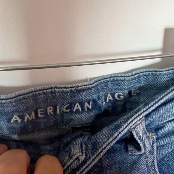 American Eagle Curvy Mom Jeans SZ 6 - Picture 4 of 7